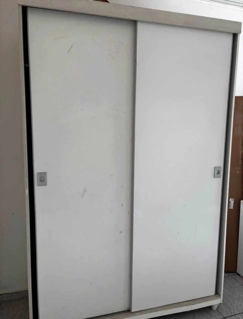 2 dois guarda roupas de solteiro e 1 um rack  - Foto 3