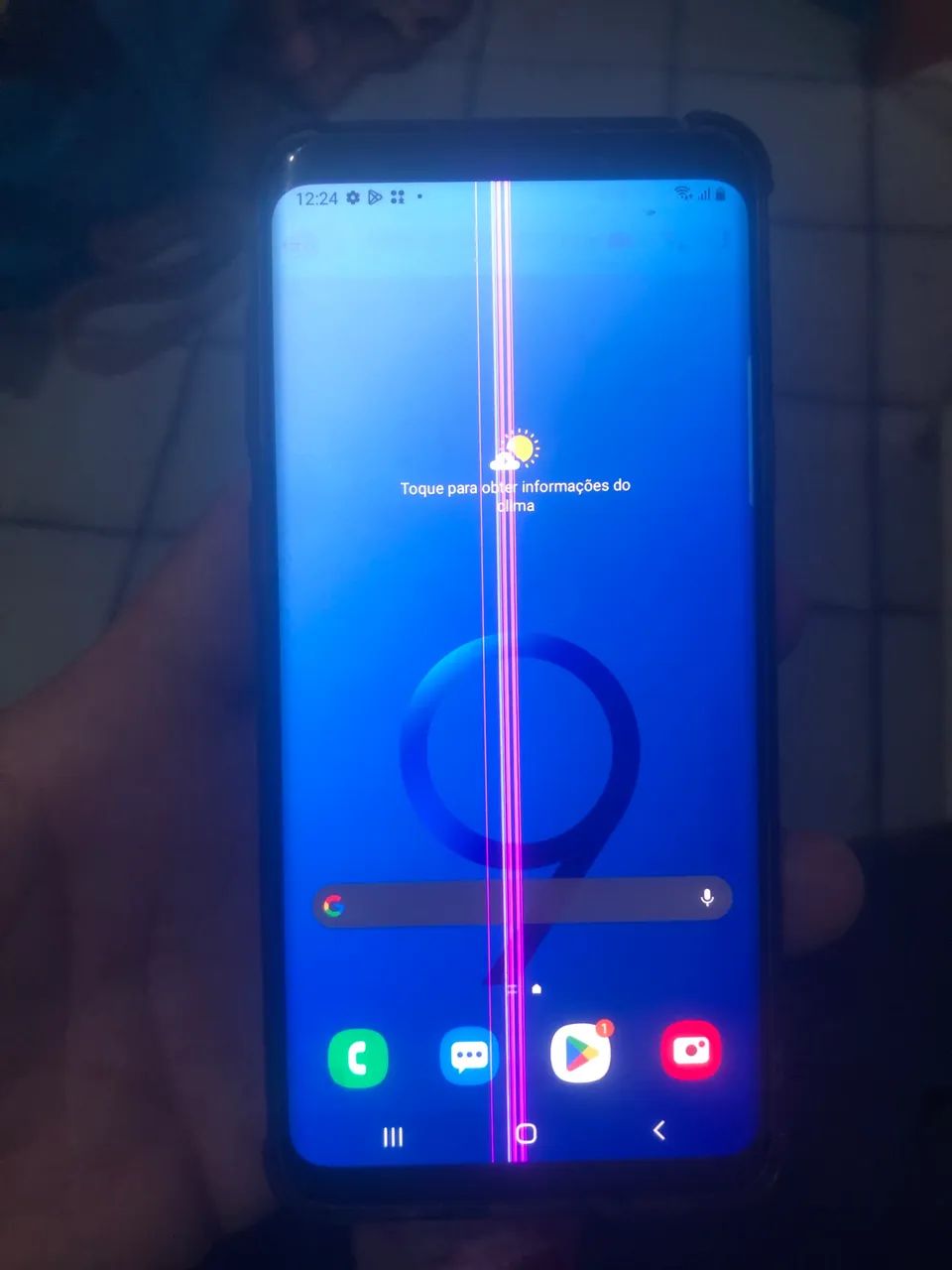 Celular Samsung s9+ com uma listra no meio mais funciona normal 