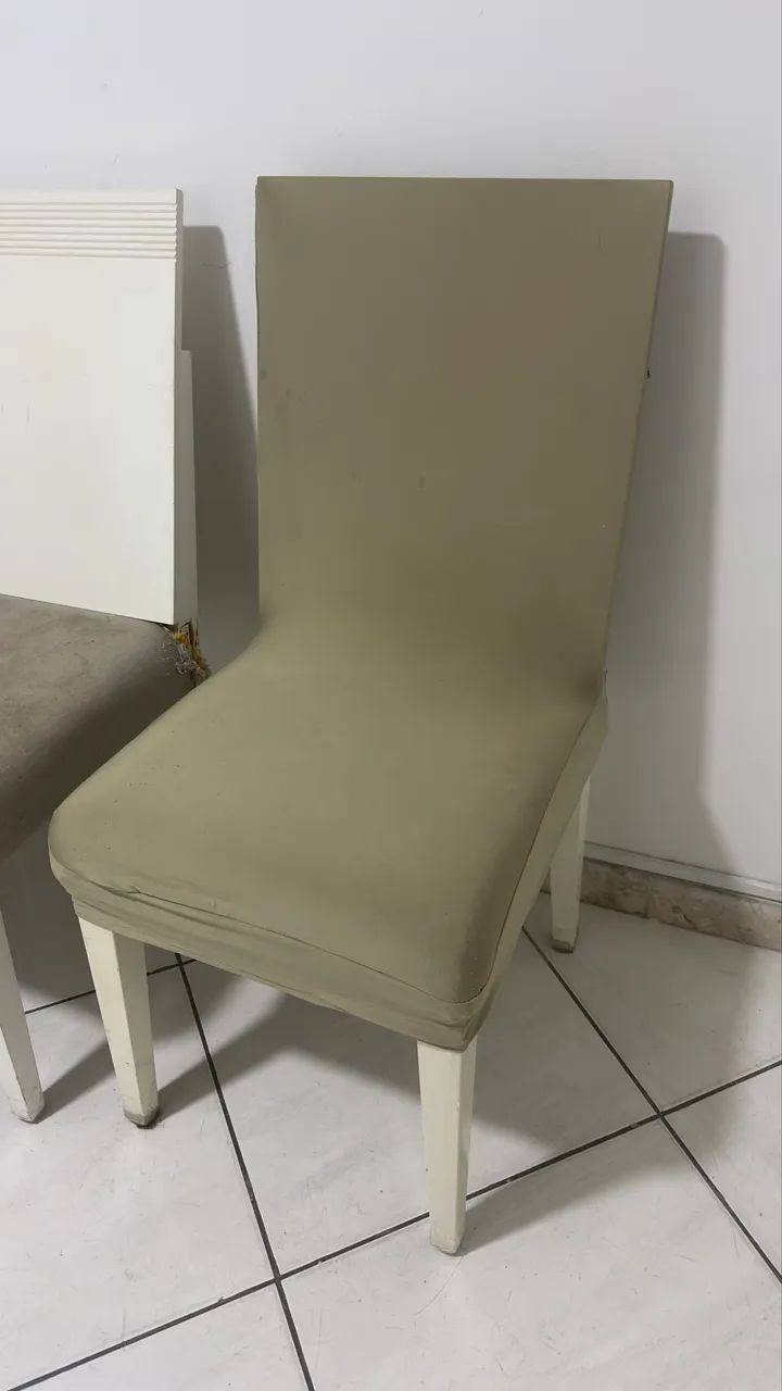 Conjunto com 4 cadeiras de madeira  - Foto 5