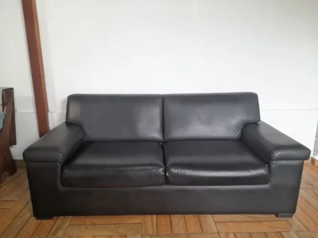 Sofá Preto de Courina