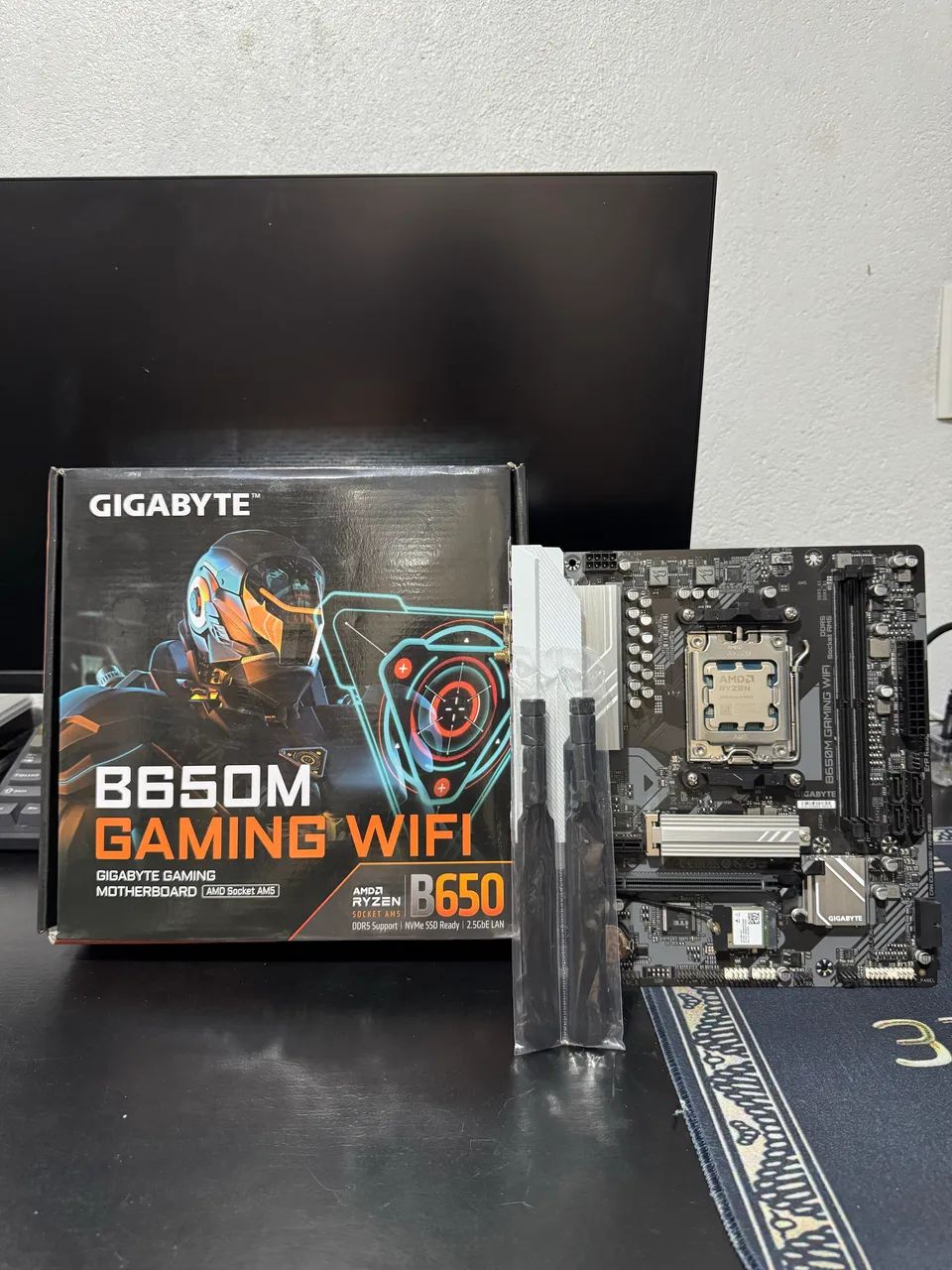 RYZEN 5 9600X- B650M GAMING WI-FI 