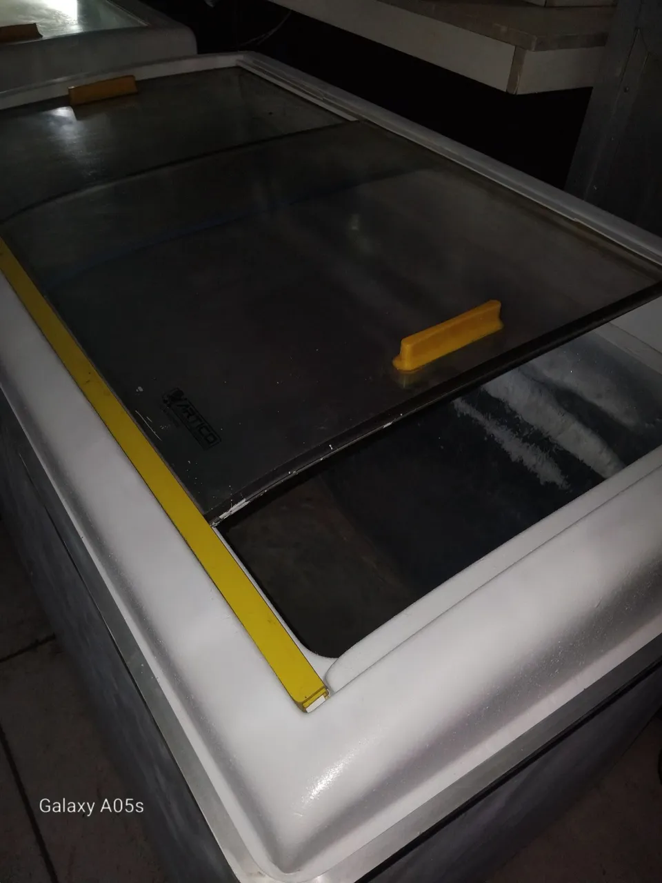 Freezer horizontal 220v 546 litros - Geladeiras e Freezers