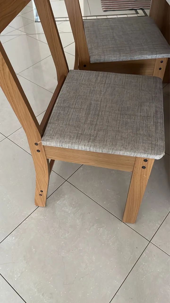 Mesa 4 cadeiras