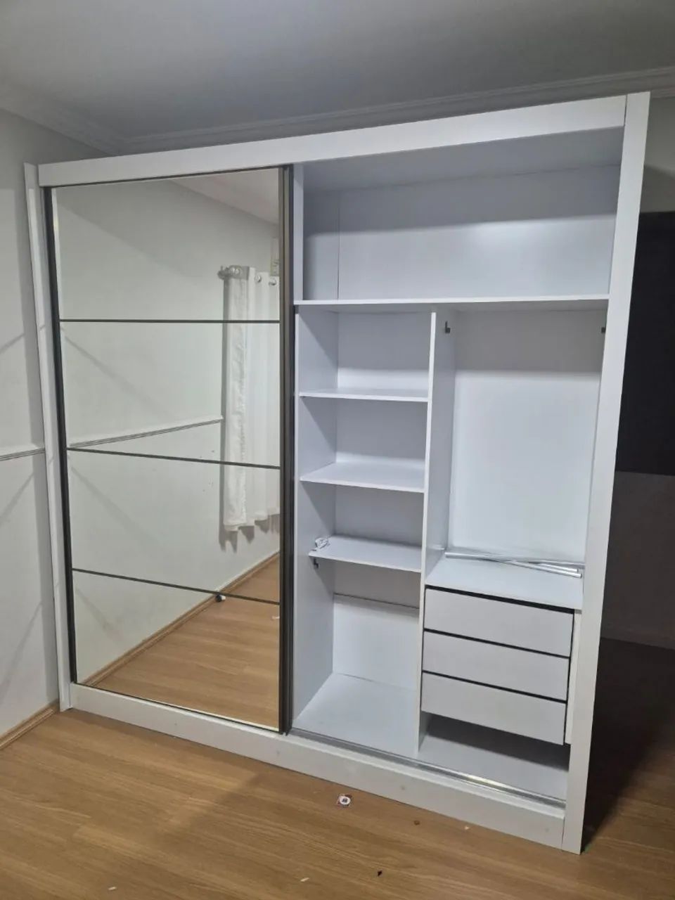 Guarda-roupa MDF 2 Portas Grande com Espelho  - Foto 3