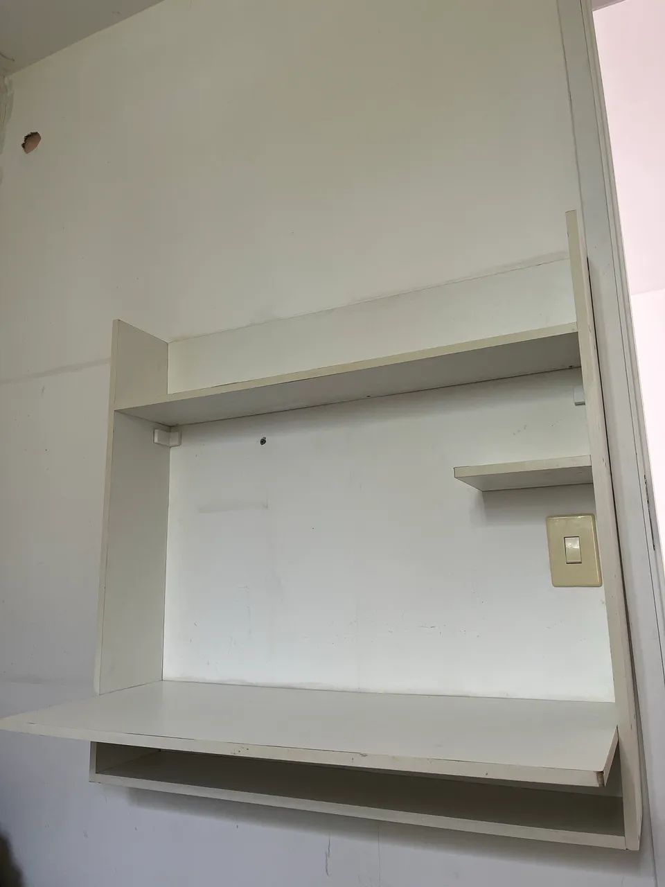 escrivaninha mdf mais prateleiras  - Foto 3