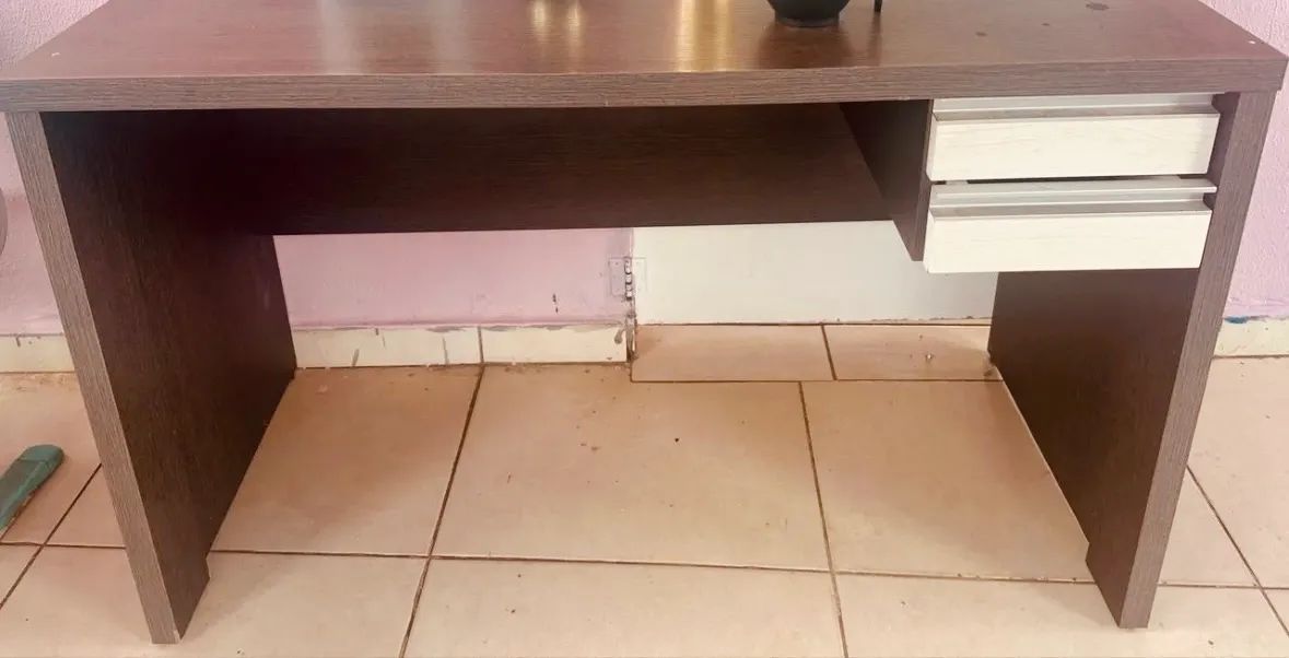 MESA EM MDF COM 2 GAVETAS  - Foto 2
