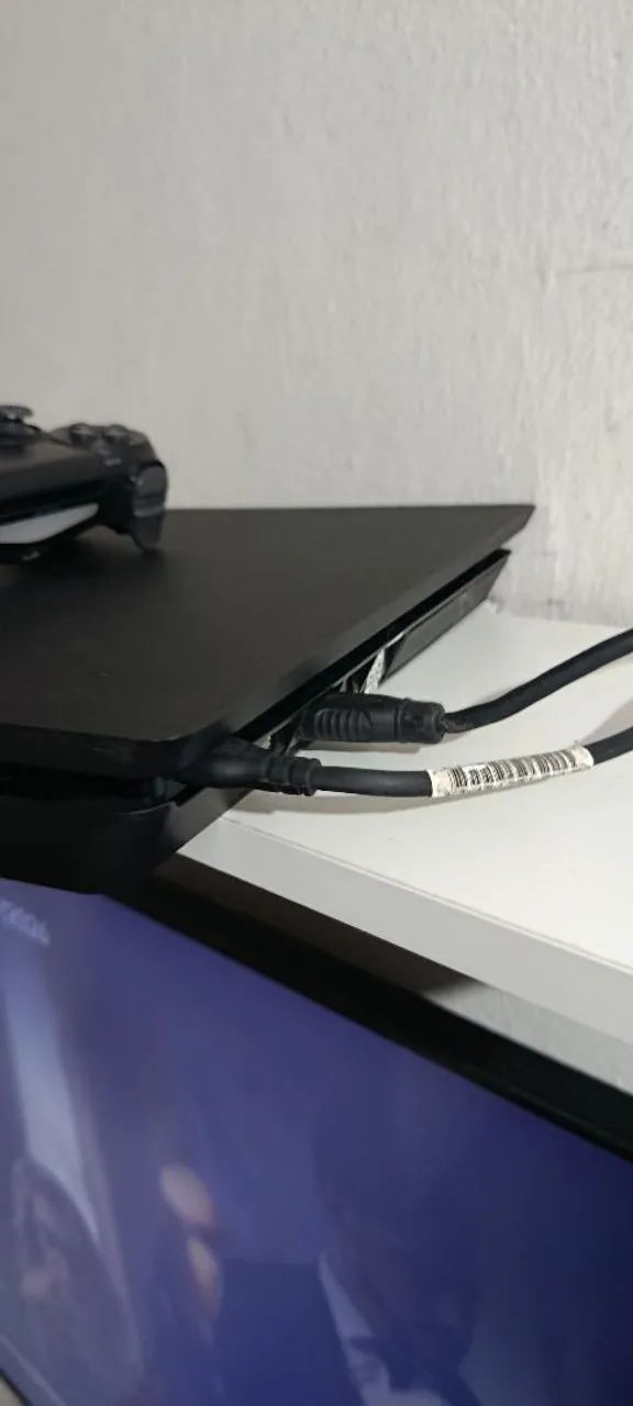 Vendo ps4 slim de 2tb com controle original  - Foto 4
