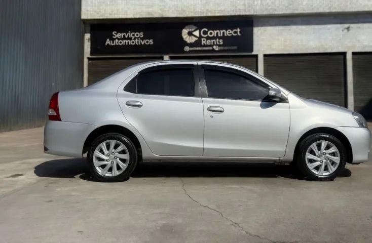 Toyota Etios Sedan uber confort - Foto 3