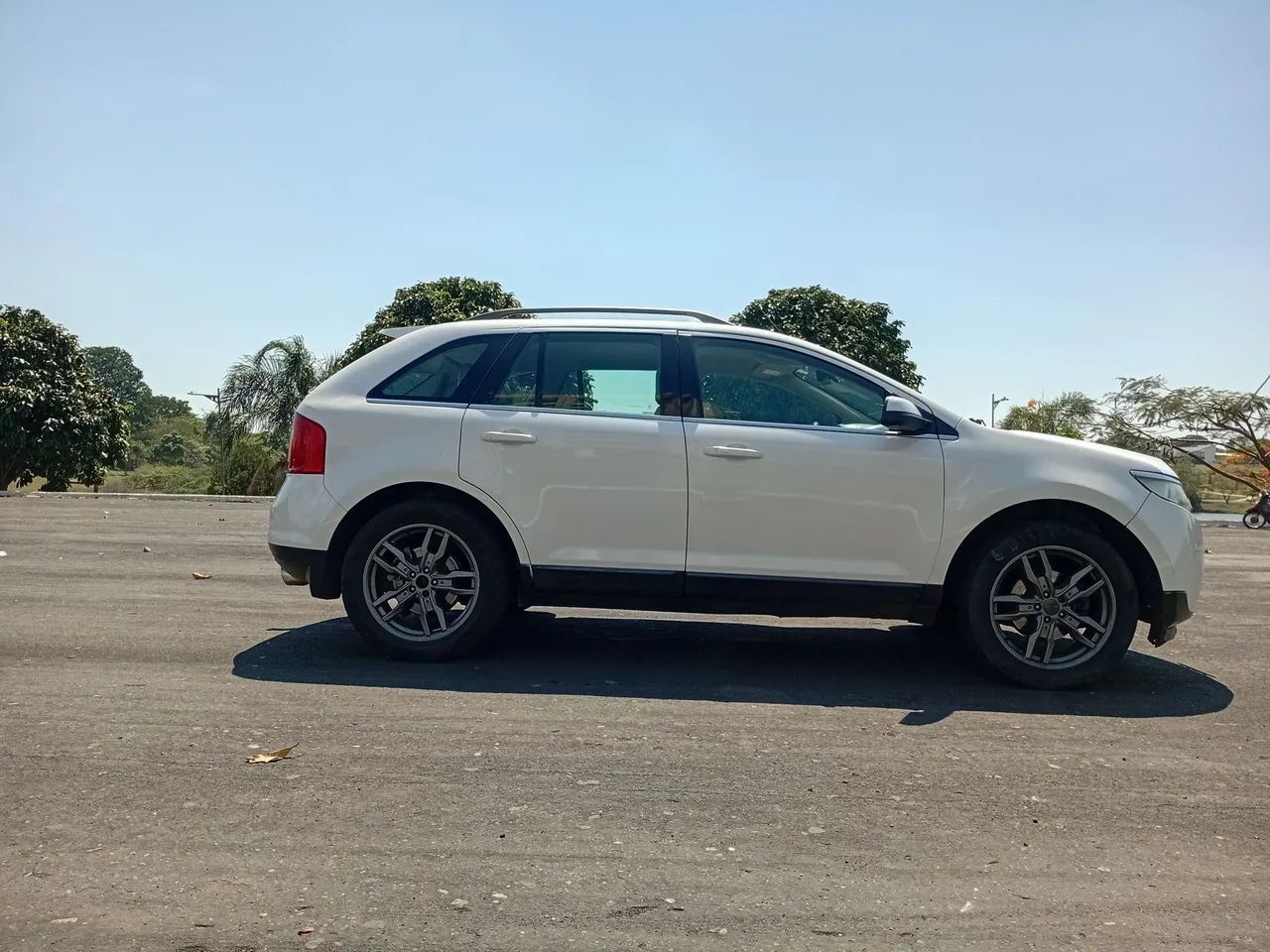 Ford Edge AWD 3.5 AT 2011