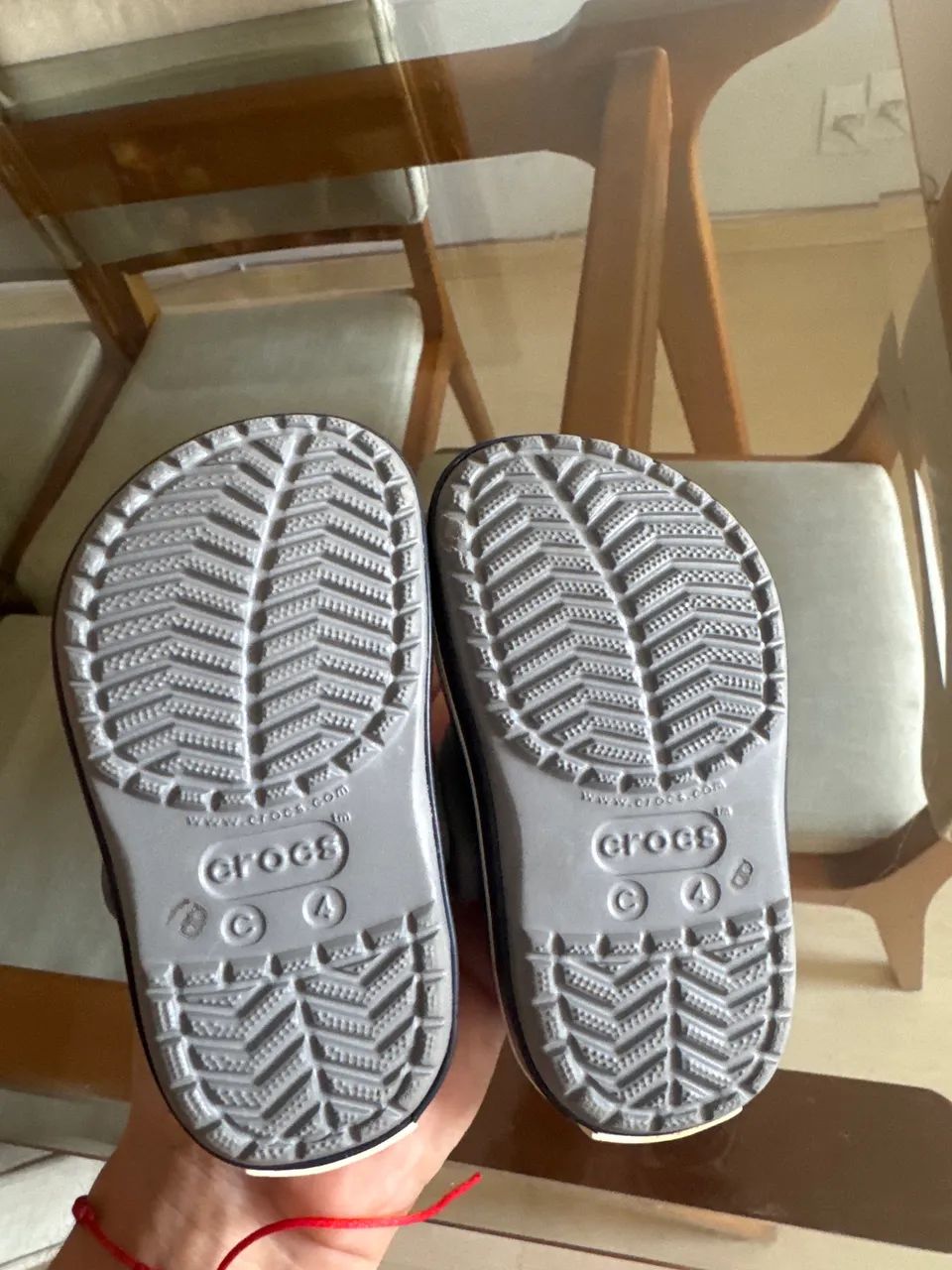 CROCS C4 cinza  - Foto 3