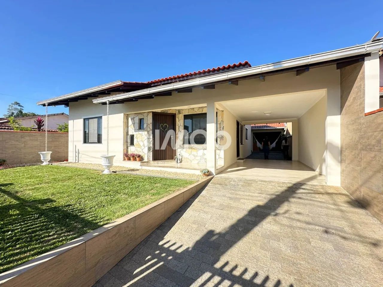 CASA COM SUÍTE + 2 QUARTOS, TIFA MARTINS