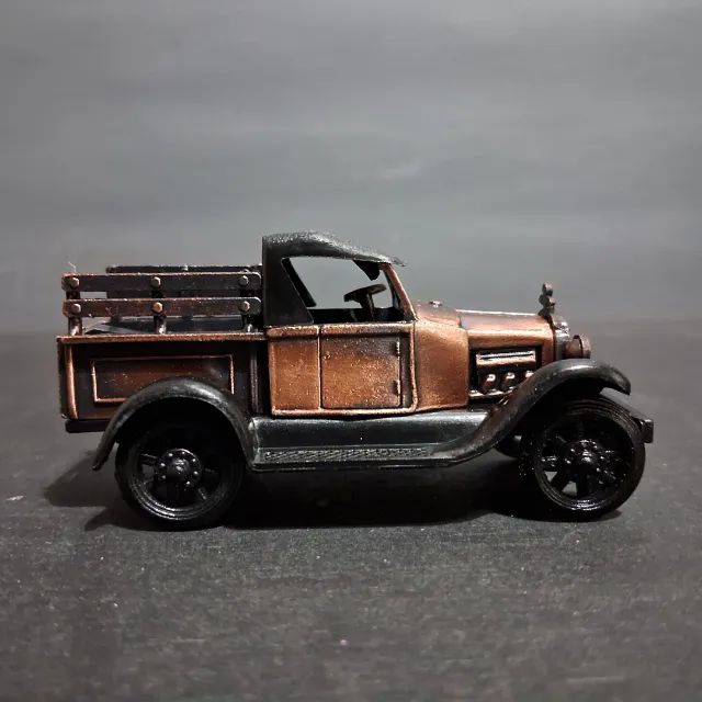 Apontador de mesa em formato de Caminhão Rural Ford 1915 Em Metal - Foto 4