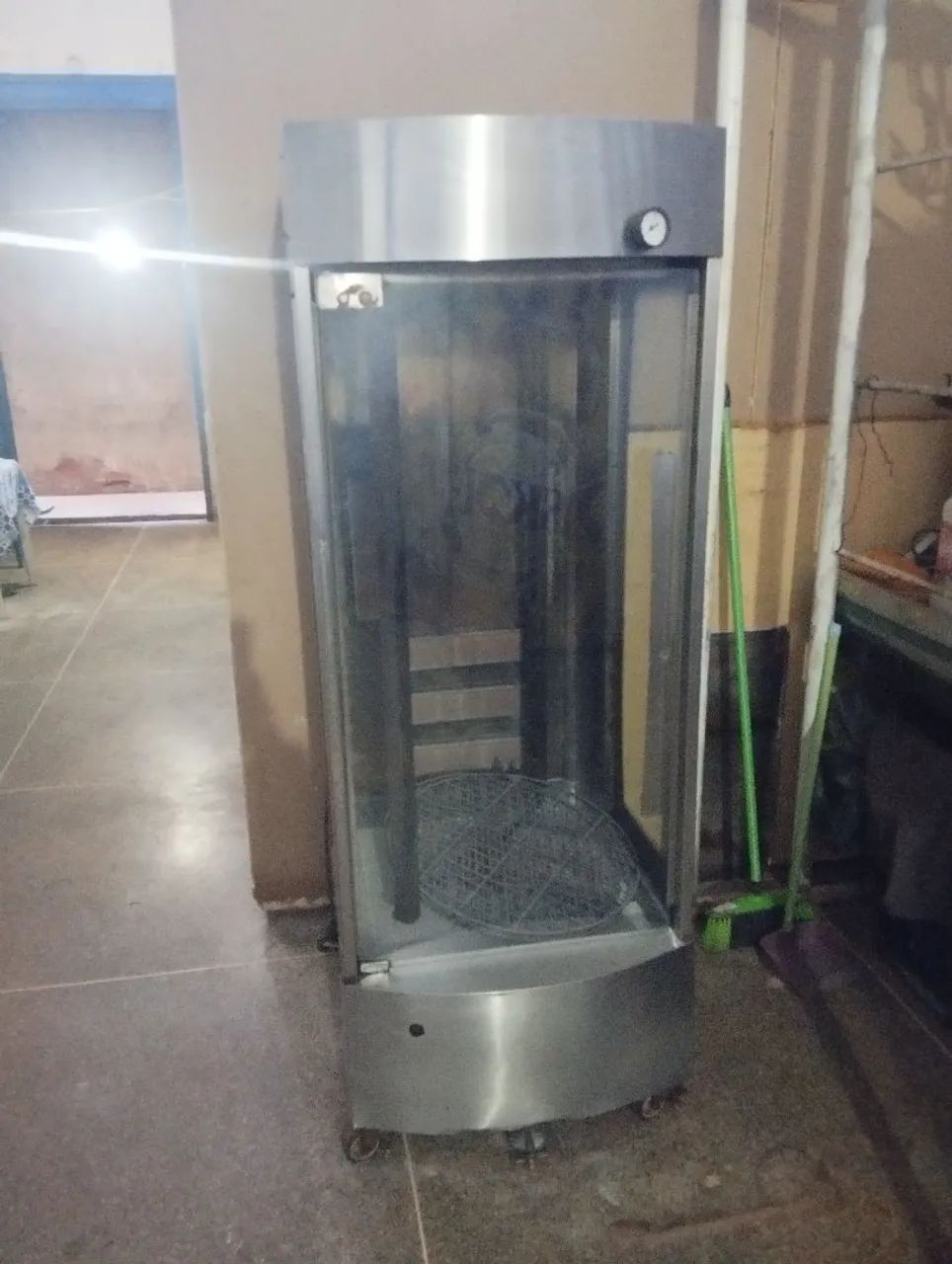Máquina de assar frango 