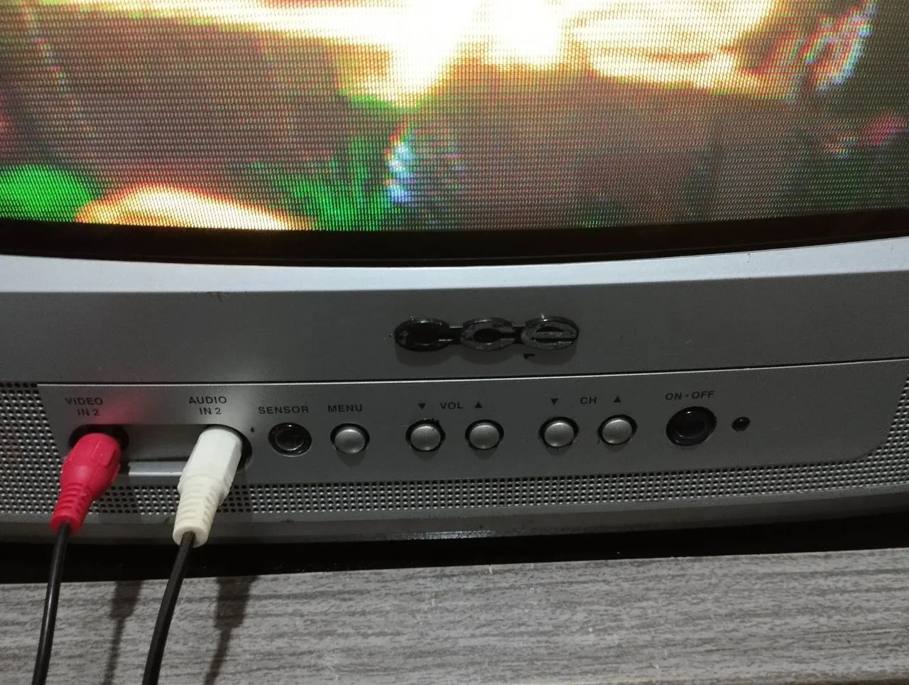 TV de Tubo de 20 Polegadas. Só funciona a Conexão de Vídeo Frontal. - Foto 2