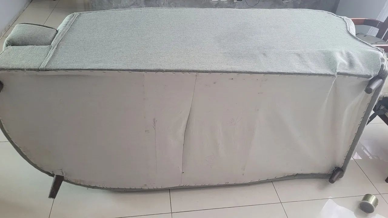Sofá! Precisa de reforma. - Foto 3