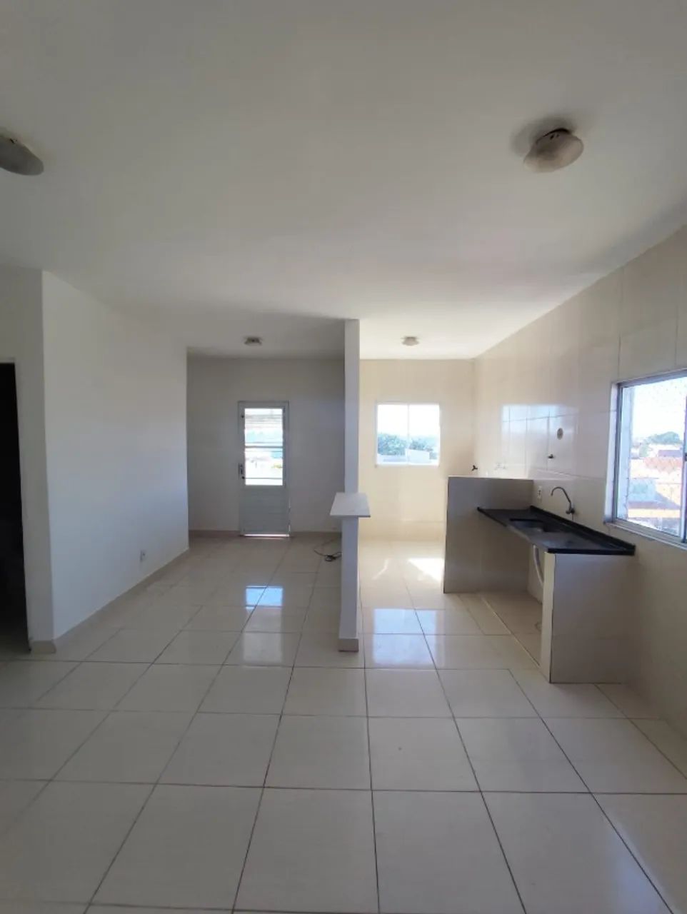 Apartamento de 2 Quartos com Suíte para Aluguel - Foto 2