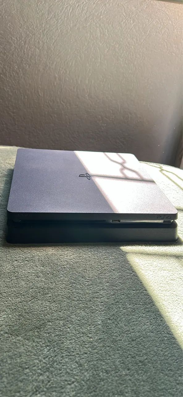 PS4 Slim 1TB - Foto 2