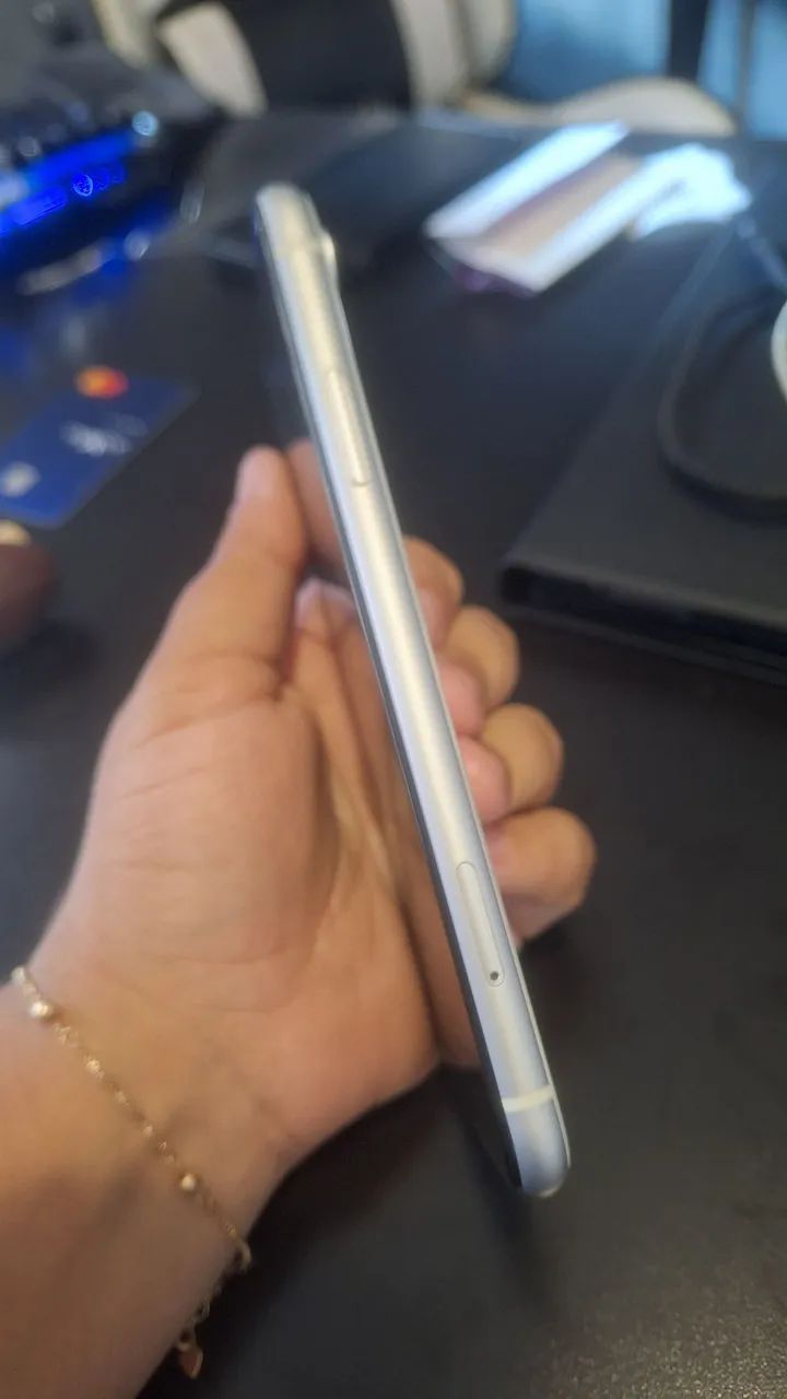 IPHONE XR  - Foto 2