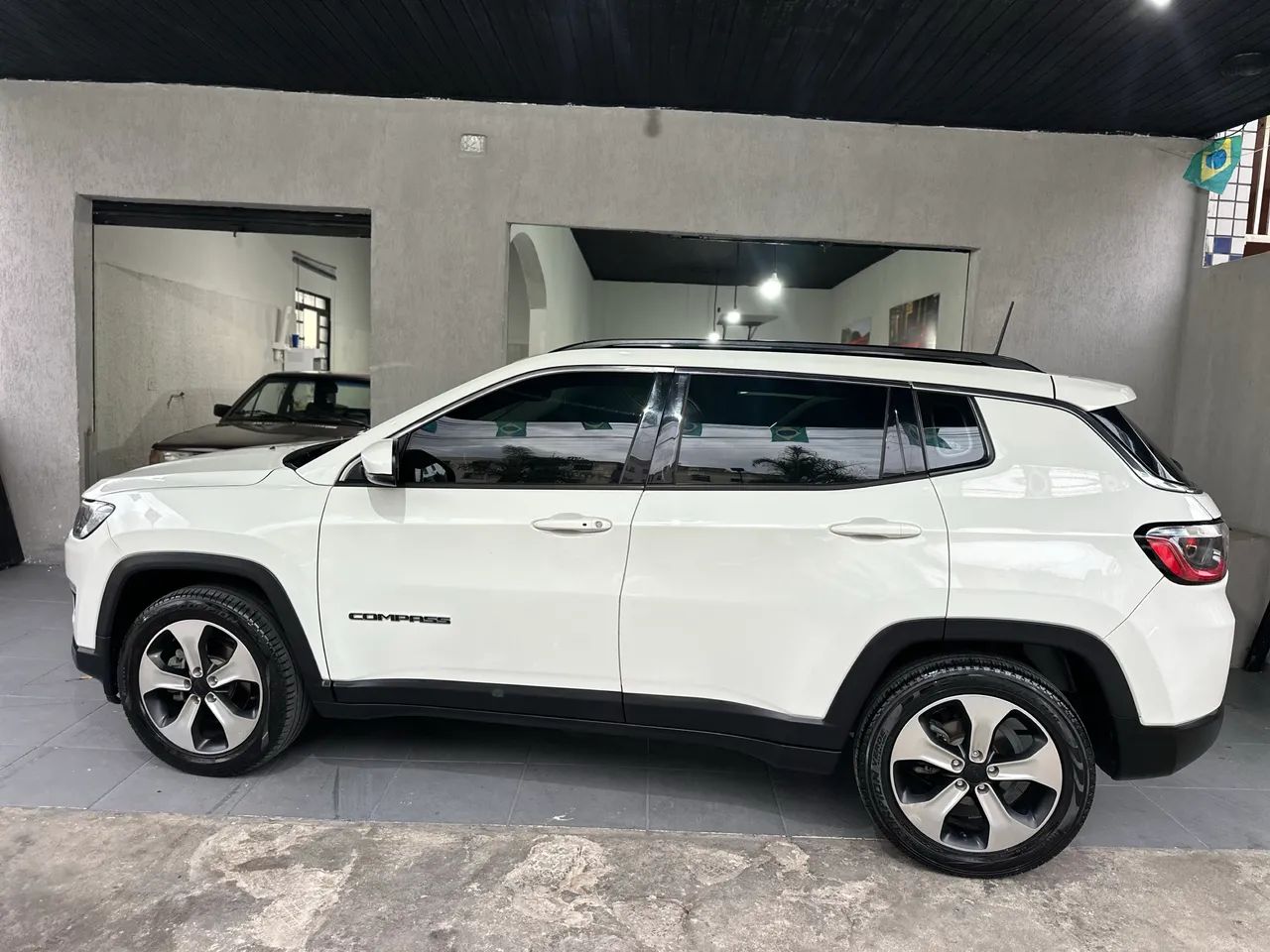 Jeep Compass Longitude 2.0 4X2 Flex 16V Aut. 2017 - Foto 4
