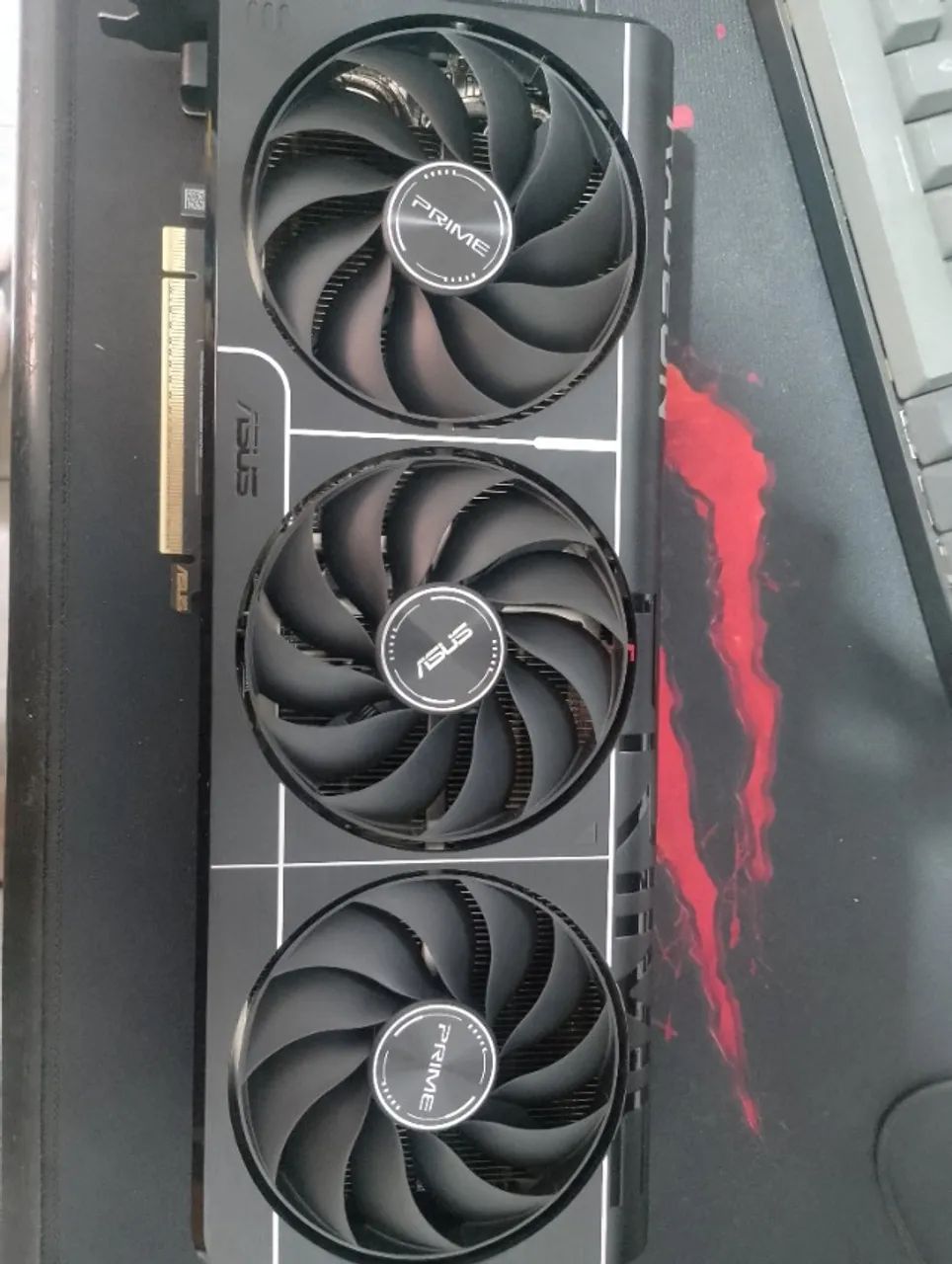 Placa de vídeo Asus Prime triple fan Rx 9060xt 16GB Vram, muito linda.
