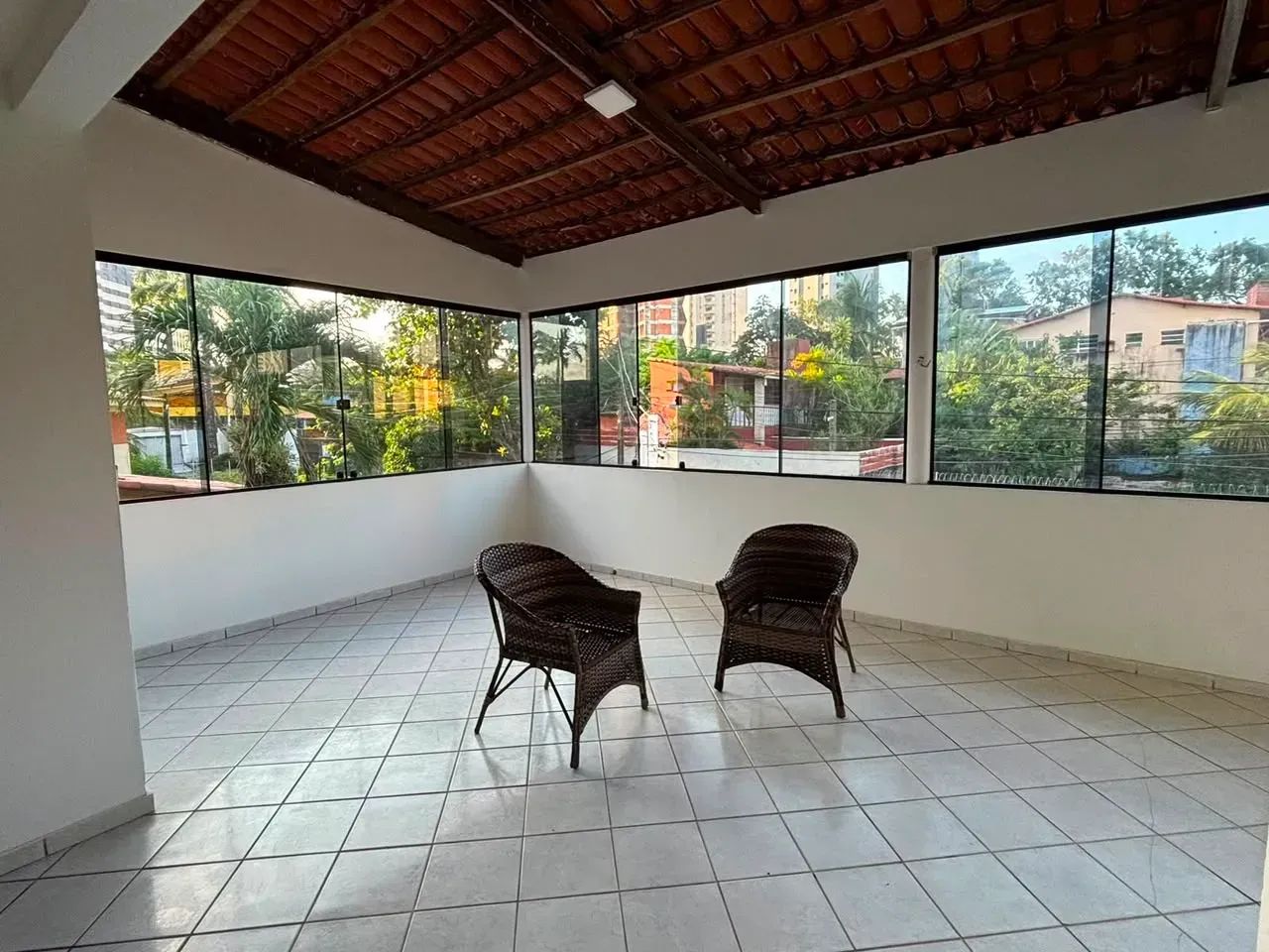 Duplex com 4 suites e piscina em Ponta Negra - Foto 2