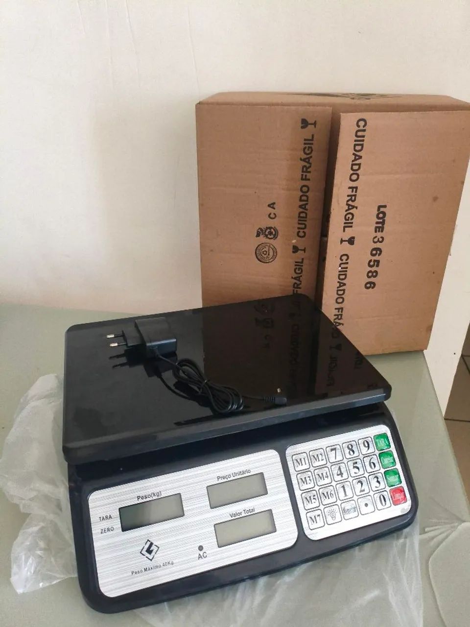 Balança digital 40 kg antiderrapante uso doméstico e comercial  - Foto 4