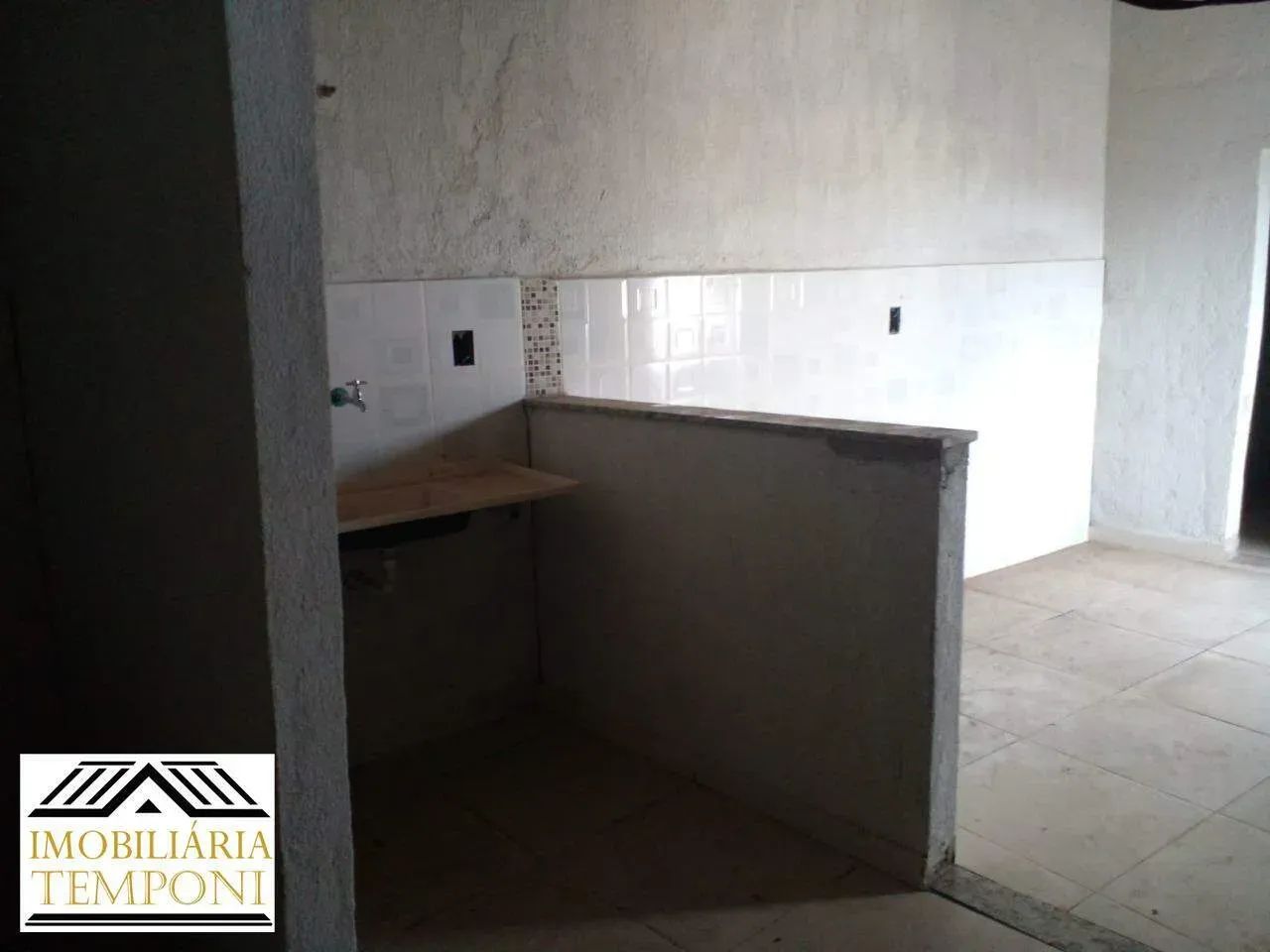 LOJA COM 3 BARRACÕES DE UM QUARTO NO FUNDO - Foto 4
