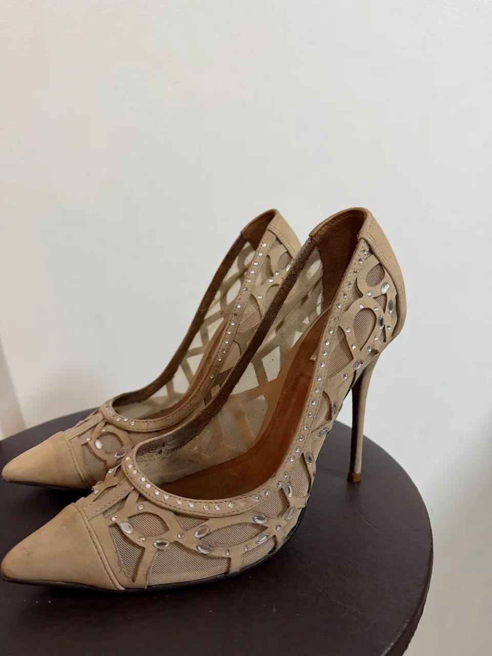 scarpin schutz nude bico fino 36