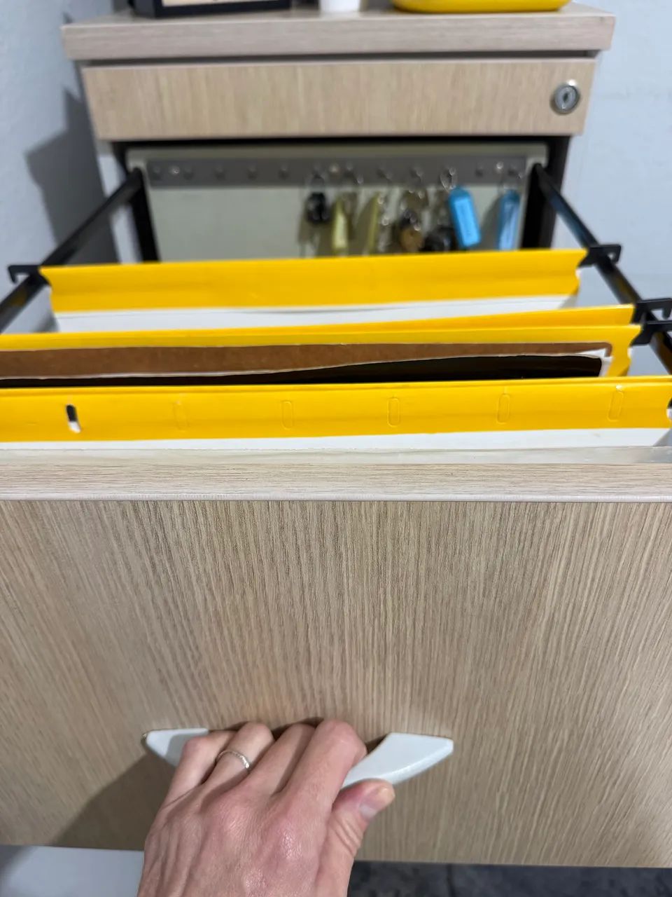 Vendo mesa e arquivo de escritório luxo  - Foto 5