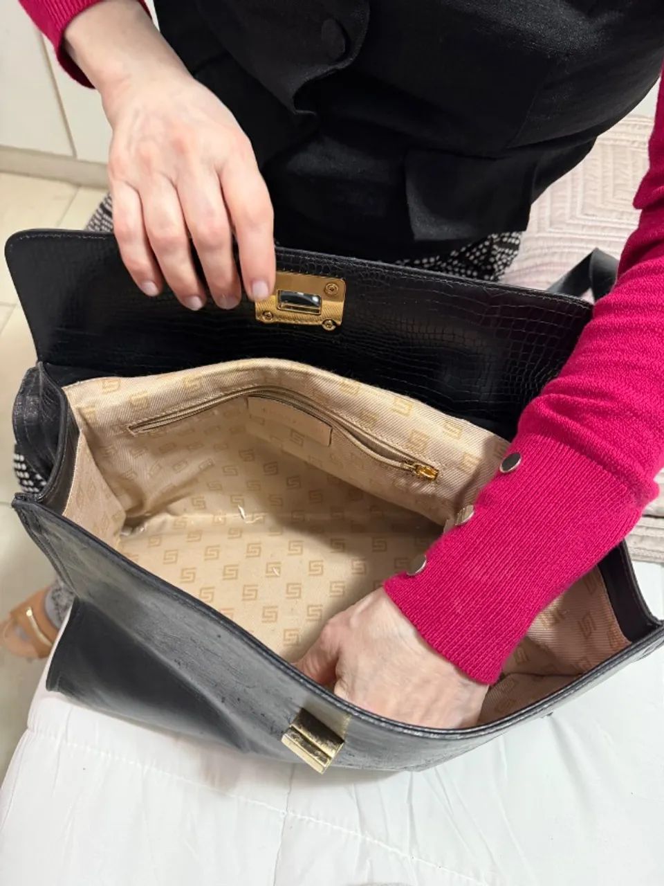 Bolsa de couro legítimo Smartbag preta com alça transversal - Foto 2