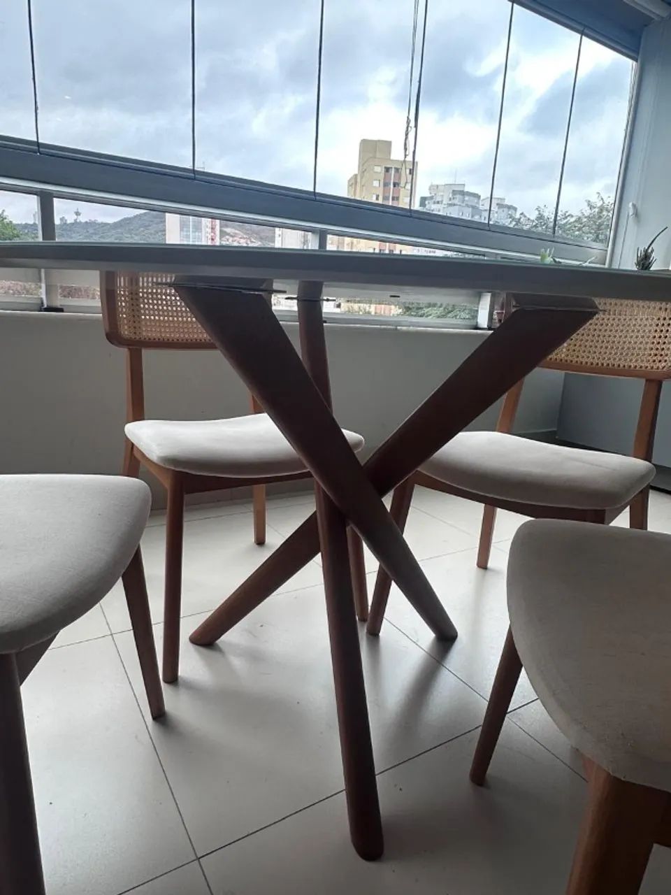 Mesa de Jantar com 4 Cadeiras - Foto 2