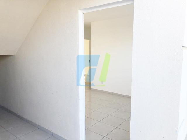 Casa nova, dois quartos com garagem