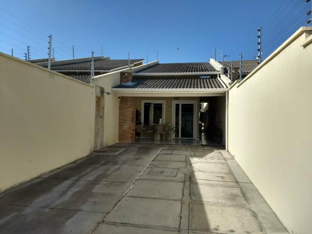 Casa com móveis planejados 3 suítes 4 vagas