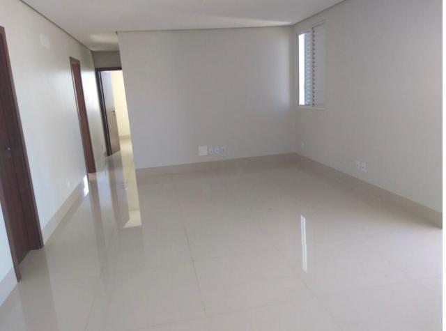 Alugo apto no edifício JK com armários nos quartos e cozinha