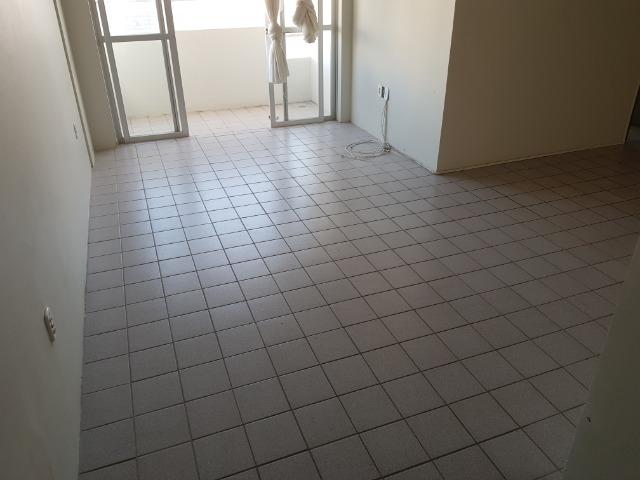 Apartamento com 3/4, 2 banheiros varada área de 70 m2, 8º andar - Jatiúca