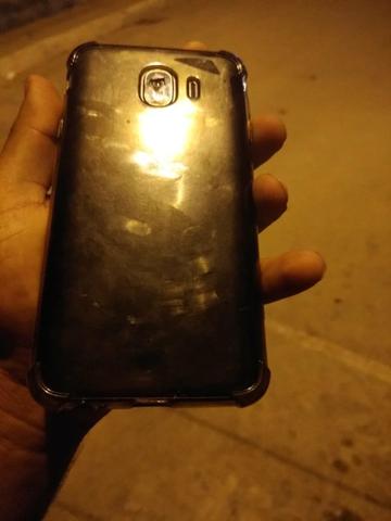 J4 vendo ou troco, file todo apenas com um trinco pequeno em baixo - Foto 2