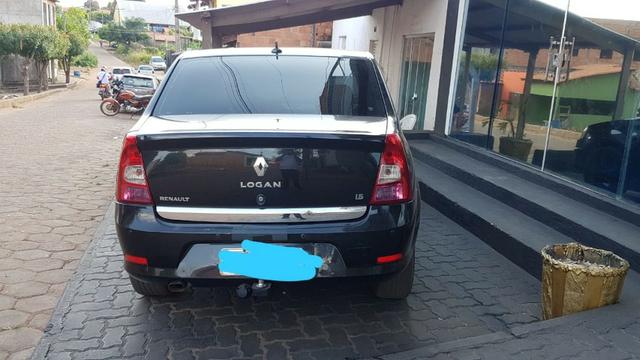 Renault logan 1.6 2012