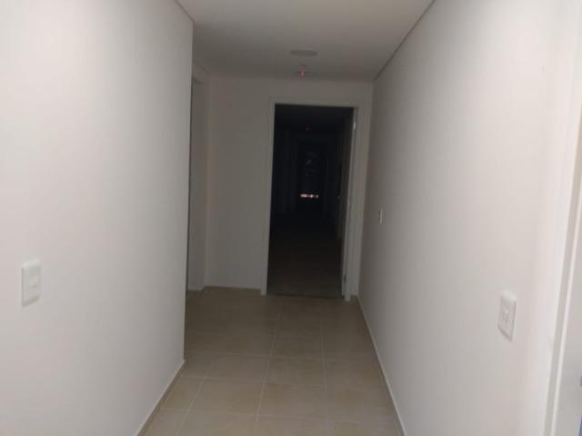 Excelente apto em Jacarepaguá, próximo do Projac, Sala, 2 quartos, varanda e banheiros - Foto 6