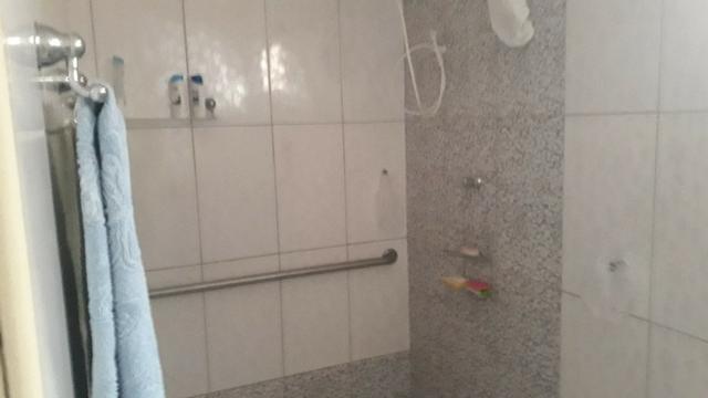 Sobrado de 240 m² construído e dividido - Foto 2