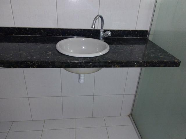 Suíte mobiliada no calhau com água e luz - Foto 8