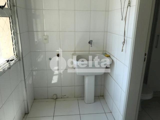 Apartamento para alugar com 3 dormitórios em Saraiva, Uberlândia cod:606262 - Foto 10