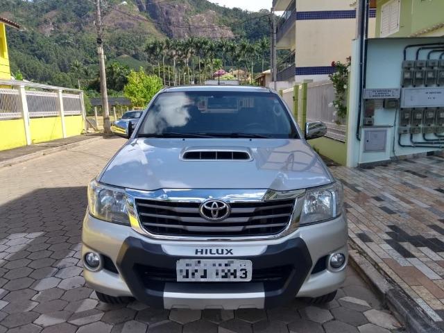 Toyota Hilux SRV D4-D 4x4 3.0 Diesel - 2013