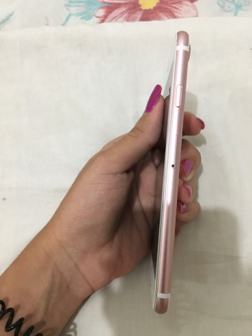 IPhone 7 rosé, sem marcas de uso