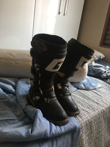 bota de trilha usada olx