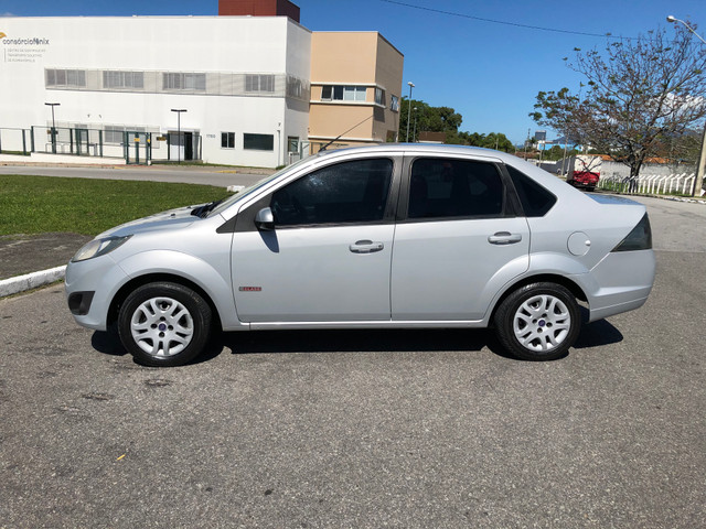 Fiesta Sedan 1.6 Completo + GNV Financia 100% - Foto 6