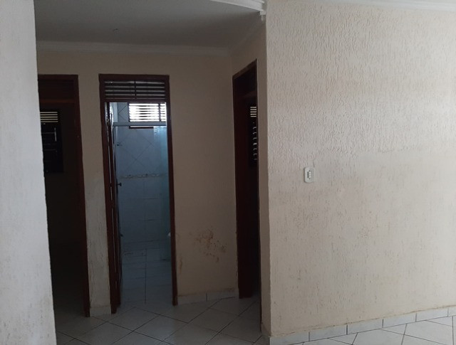 Aluga-se casa no alto com 3/4 com piscina - Foto 15