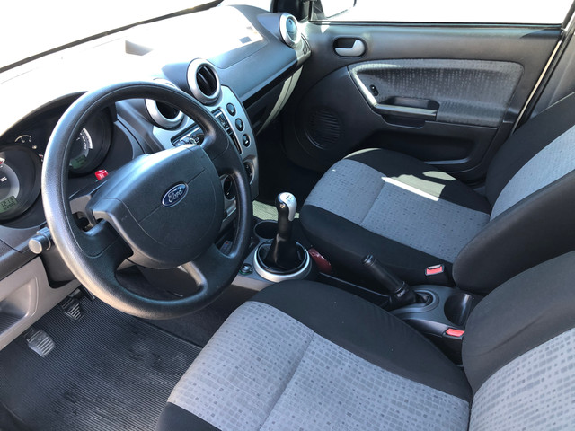 Fiesta Sedan 1.6 Completo + GNV Financia 100% - Foto 8