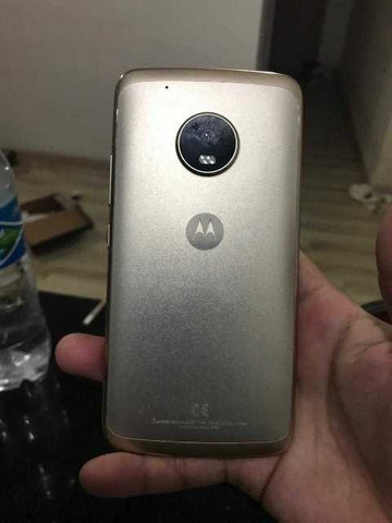 Moto G5 plus - 2 chips obs: Funcionando , precisa trocar tela