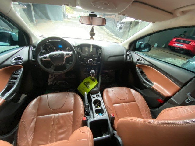 Ford Focus Hatch Automático. Carro Top. - Foto 9