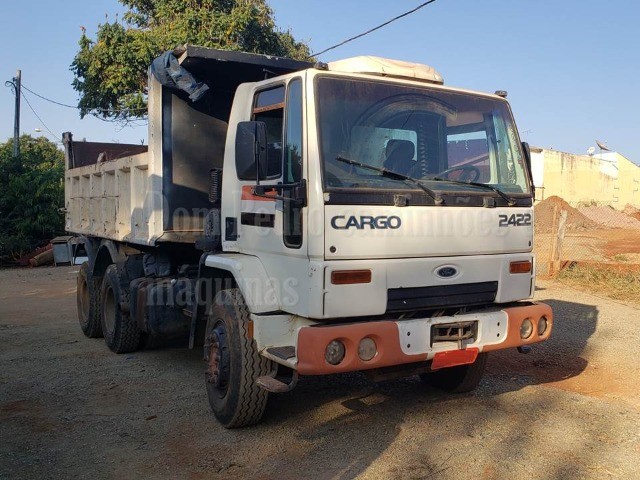 CAMINHÃO FORD CARGO 2422, ANO 2002, 6X4.